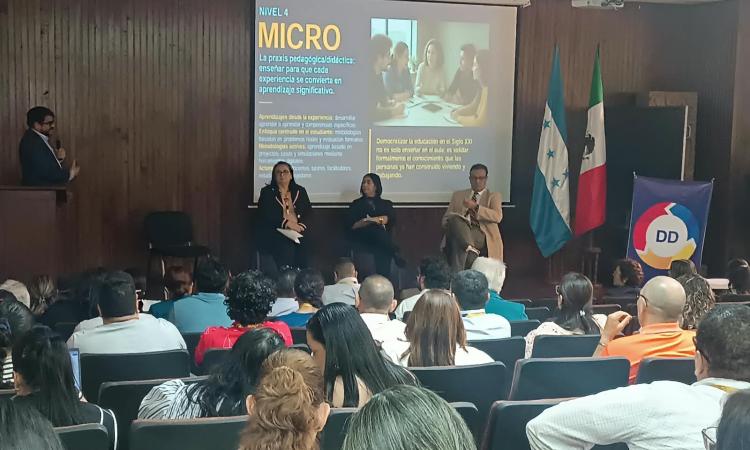 Dirección de Docencia capacita profesores de la Facultad de Humanidades Artes
