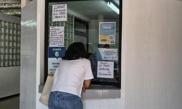 UNAH mantiene atención presencial durante proceso de prematrícula