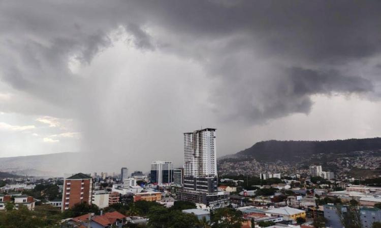 Onda tropical dejará hasta 50 milímetros de lluvia en zonas montañosas y menos de 5 en valles