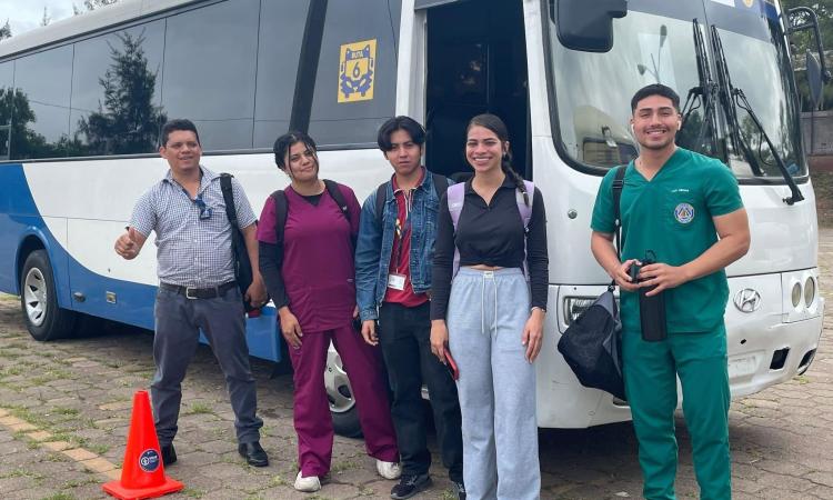 Padres de familia respaldan transporte estudiantil gratuito de la UNAH