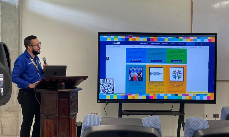 Presentan nueva plataforma de posgrados UNAH en tercera Feria 2026 en Olancho