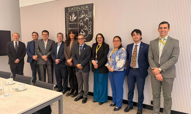 UNAH fortalece vínculos académicos en Argentina y aborda desafíos del derecho penal contemporáneo