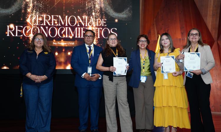 Más de 150 docentes son reconocidos en la UNAH por su compromiso con la formación de estudiantes