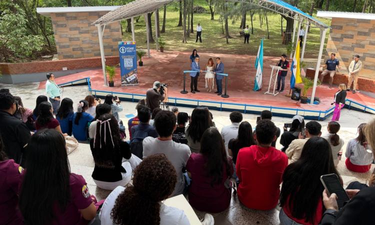 Artistas universitarios de la UNAH inauguraron renovado anfiteatro para sus presentaciones