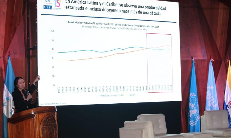 UNAH reúne a expertos para analizar el papel de las universidades en la transformación industrial de Honduras