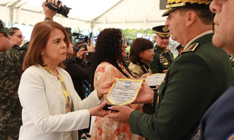 UDH reconoce a la UNAH por su contribución a la formación de profesionales de las ciencias militares