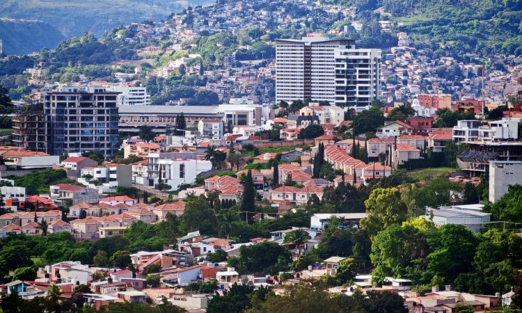 Vivienda social en Honduras sube de precio y aleja a miles de familias del sueño de tener casa propia