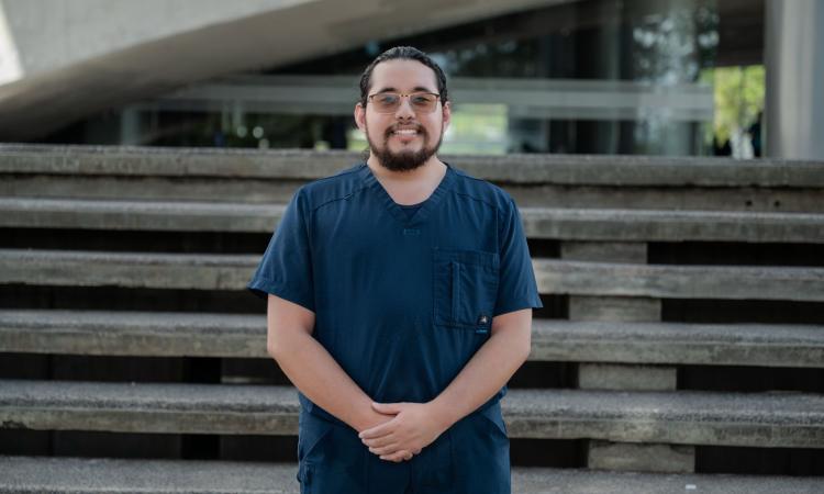 Estudiante de posgrado fortalece investigación sobre resistencia antimicrobiana en México