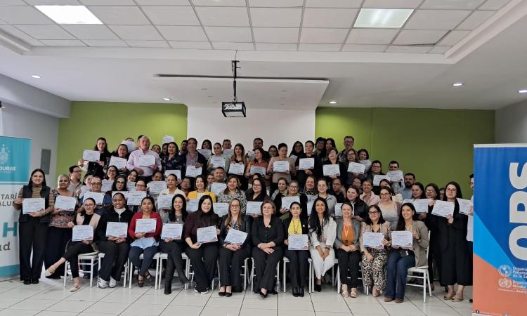 Química y Farmacia presente en la Socialización de Resultados de los Indicadores de Servicios Farmacéuticos en la Atención Primaria en Salud.