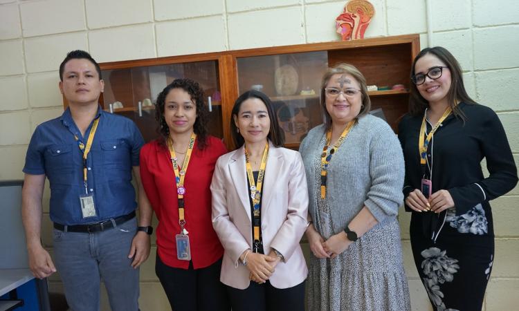 Facultad de Odontología conoce proyecto de CENBIO. 