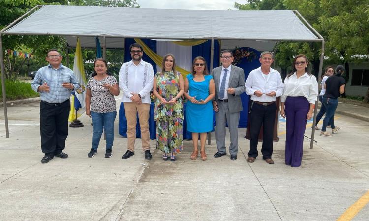 UNAH Campus Choluteca otorga reconocimiento por 20 años de labor