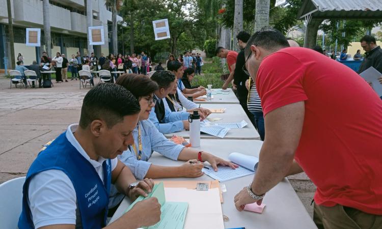 La UNAH aplica hoy exámenes de admisión a los Posgrados de Medicina.