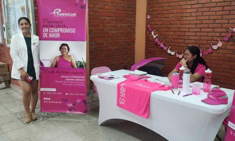 Realizan brigada médica y charlas preventivas sobre cáncer de mama