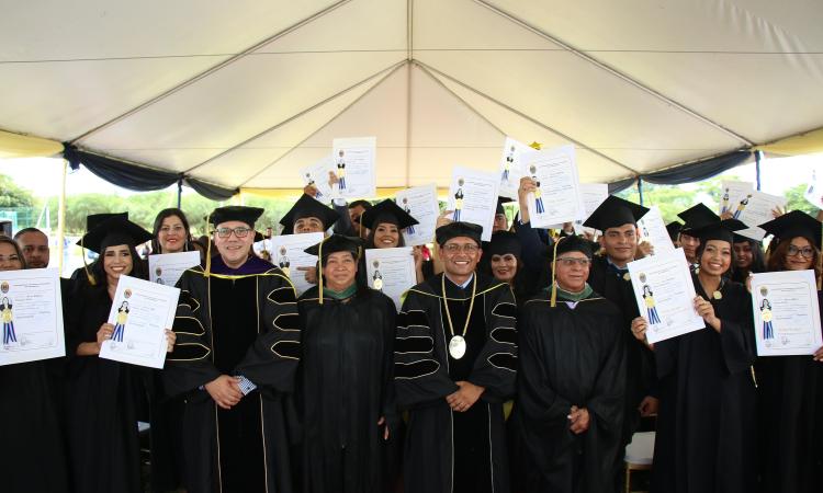 UNAH Campus Olancho gradúa a 55 nuevos profesionales