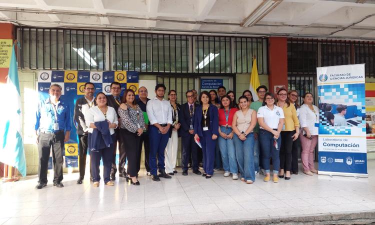 Facultad de Ciencias Jurídicas inauguró el reacondicionamiento de su laboratorio estudiantil