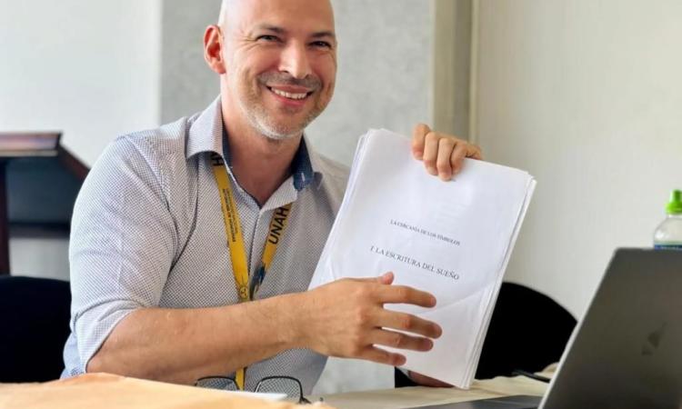 Profesor de UNAH Cortés publica estudio sobre los inéditos de Roberto Castillo