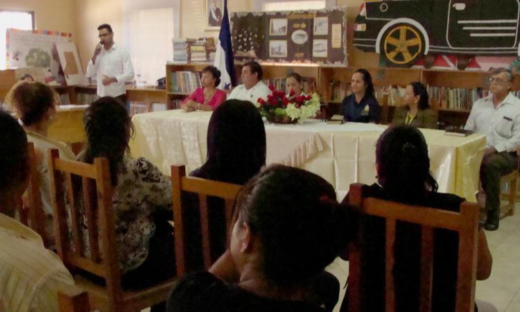 UNAH-VS ejerce vinculación en Villanueva y capacita a docentes