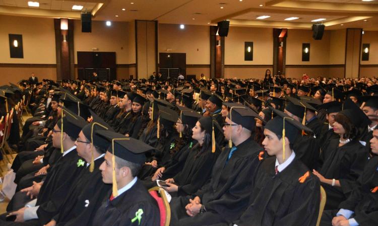 Cerca de 100 se gradúan en segunda graduación de UNAH-VS en el 2018
