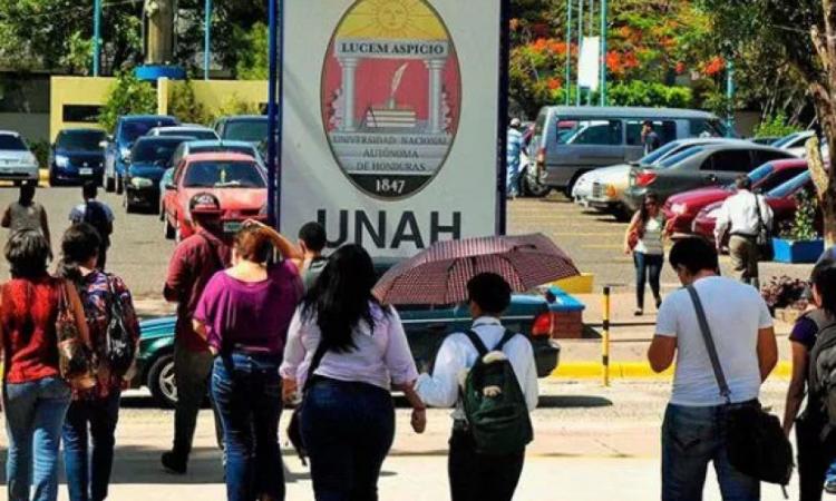 Acreditan a UNAH como la primera macro universidad de Centro América