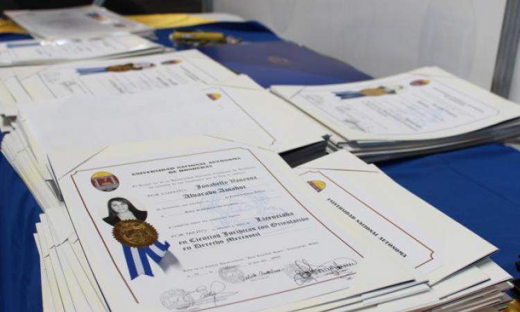 Inicia entrega de documentos para última Ceremonia de Graduación Pública del año