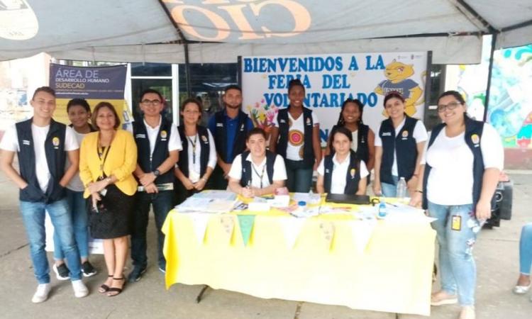 Más de 300 personas inscritas en primera feria de voluntariado de UNAH-VS