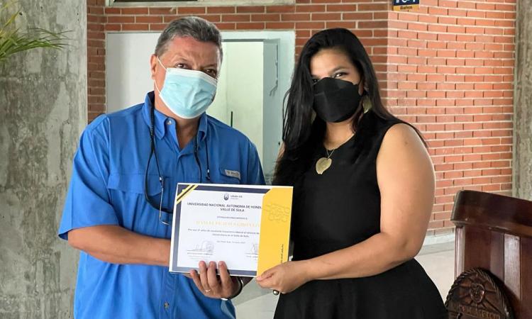 UNAH Valle de Sula entrega reconocimientos a trabajadores jubilados