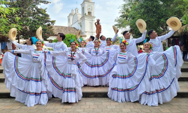 El Grupo de Danzas Folclóricas Herederos de Cicumba de la UNAH-VS  representará a la Universidad en el FICCUA 2024