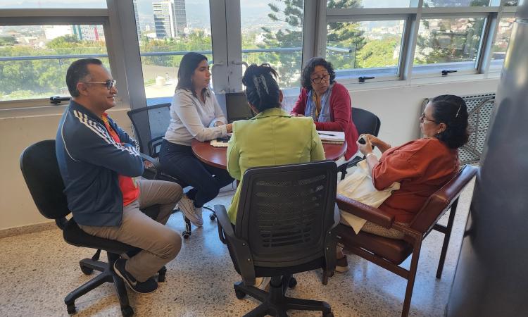 Carrera de Periodismo propone proyecto ante la Dirección de Vinculación Universidad-Sociedad