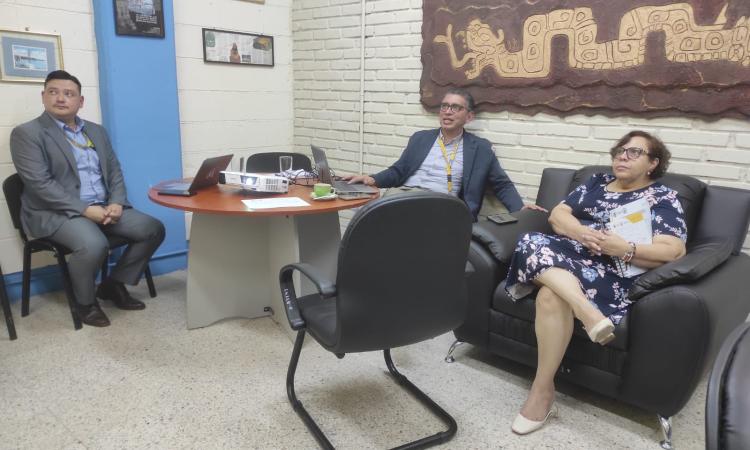 DVUS y Facultad de Ciencias Sociales fortalecen vínculos estratégicos