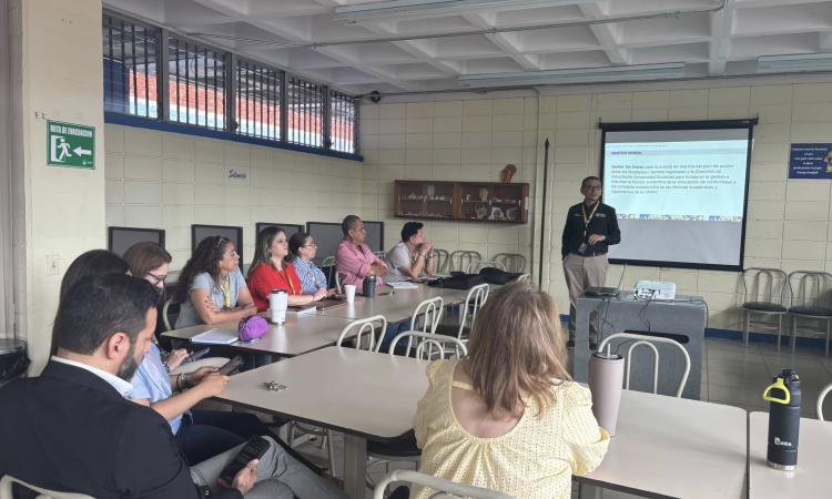 La Dirección de Vinculación Universidad-Sociedad (DVUS) concluye esta semana de trabajo con la Facultad de Odontología, en cumplimiento de la agenda institucional programada y en seguimiento a los compromisos asumidos durante el I Congreso de Vinculación 