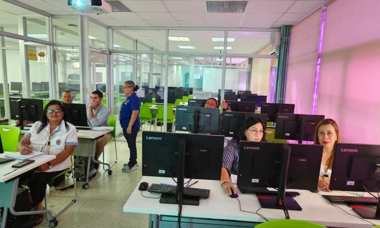 DVUS fortalece sus capacidades con capacitación en el uso del repositorio institucional