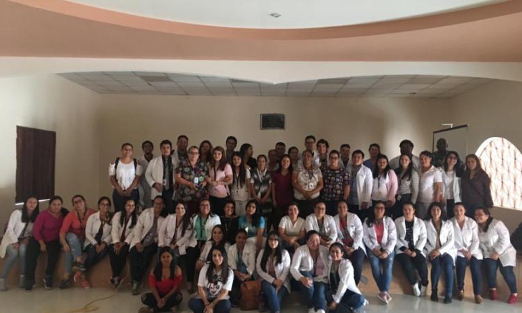 Estudiantes de Medicina realizaron un recorrido en el municipio de Jacaleapa