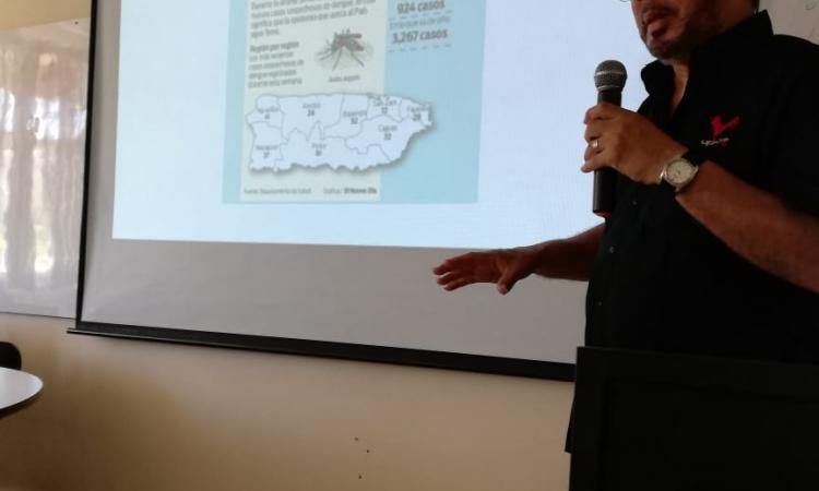 Especialista puertorriqueño expuso sobre el dengue en la UNAH
