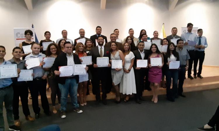 UNAH  y CoST Honduras gradúa a  46  personas en el diplomado de “Investigación Transparencia en Infraestructura”